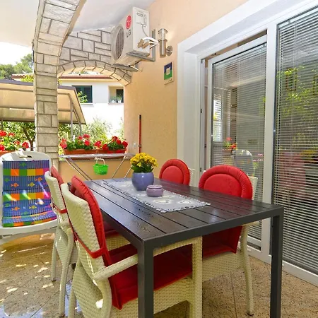 Apartment Marko 1377 *