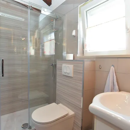 Marko 1377 アパート *